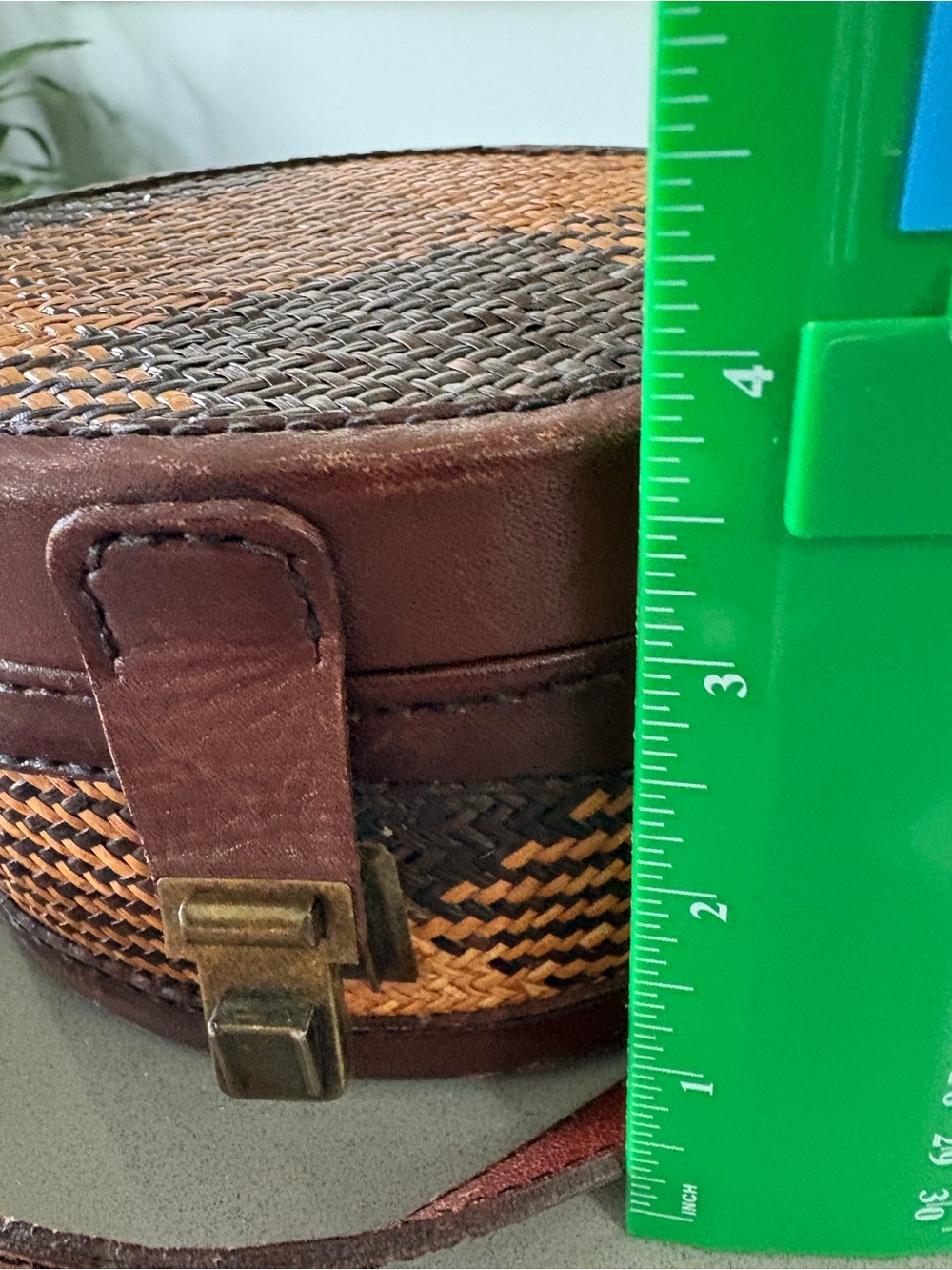 Vintage handwoven rattan and genuine leather box purse 1970s RARE FIND - Picture 10 of 13